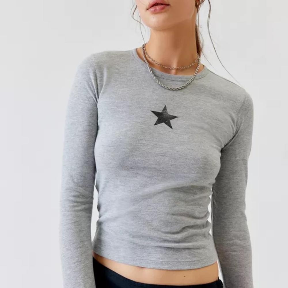 urban outfitters star long sleeve tee